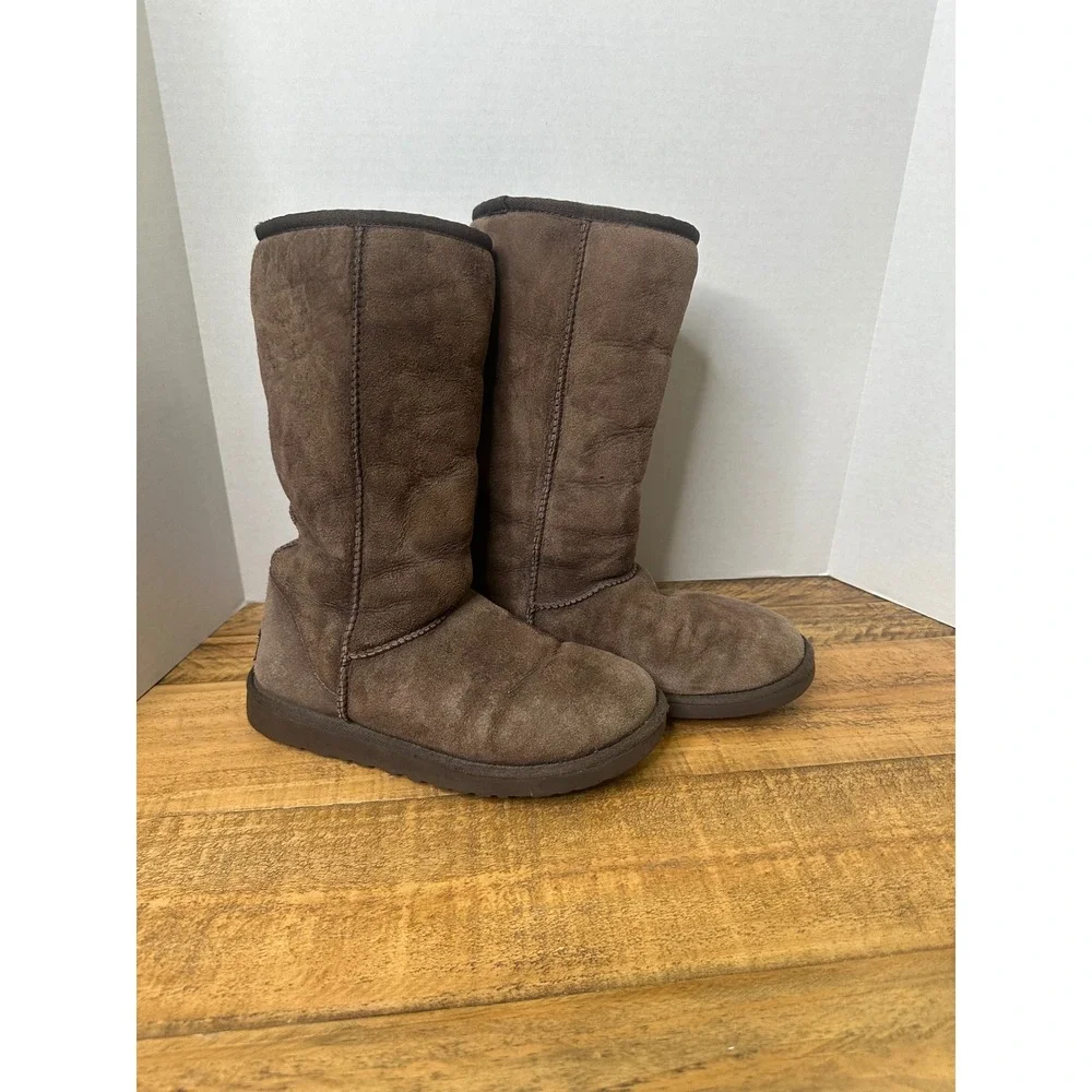 UGG Australia‎ Classic Tall Brown Suede Shearling Boots Chocolate size 7